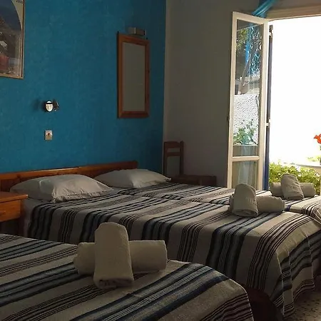 Dilino Hotel Kamari (Santorini)