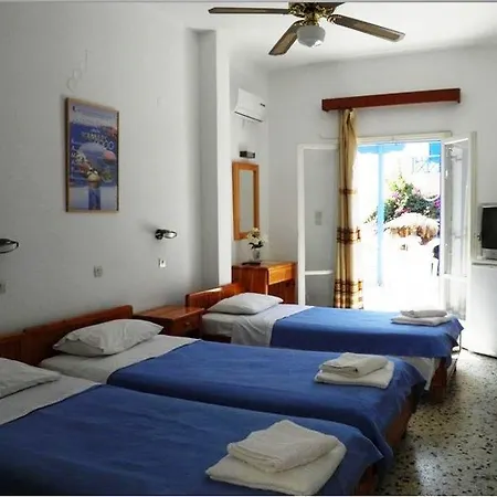Dilino Hotel Kamari (Santorini)